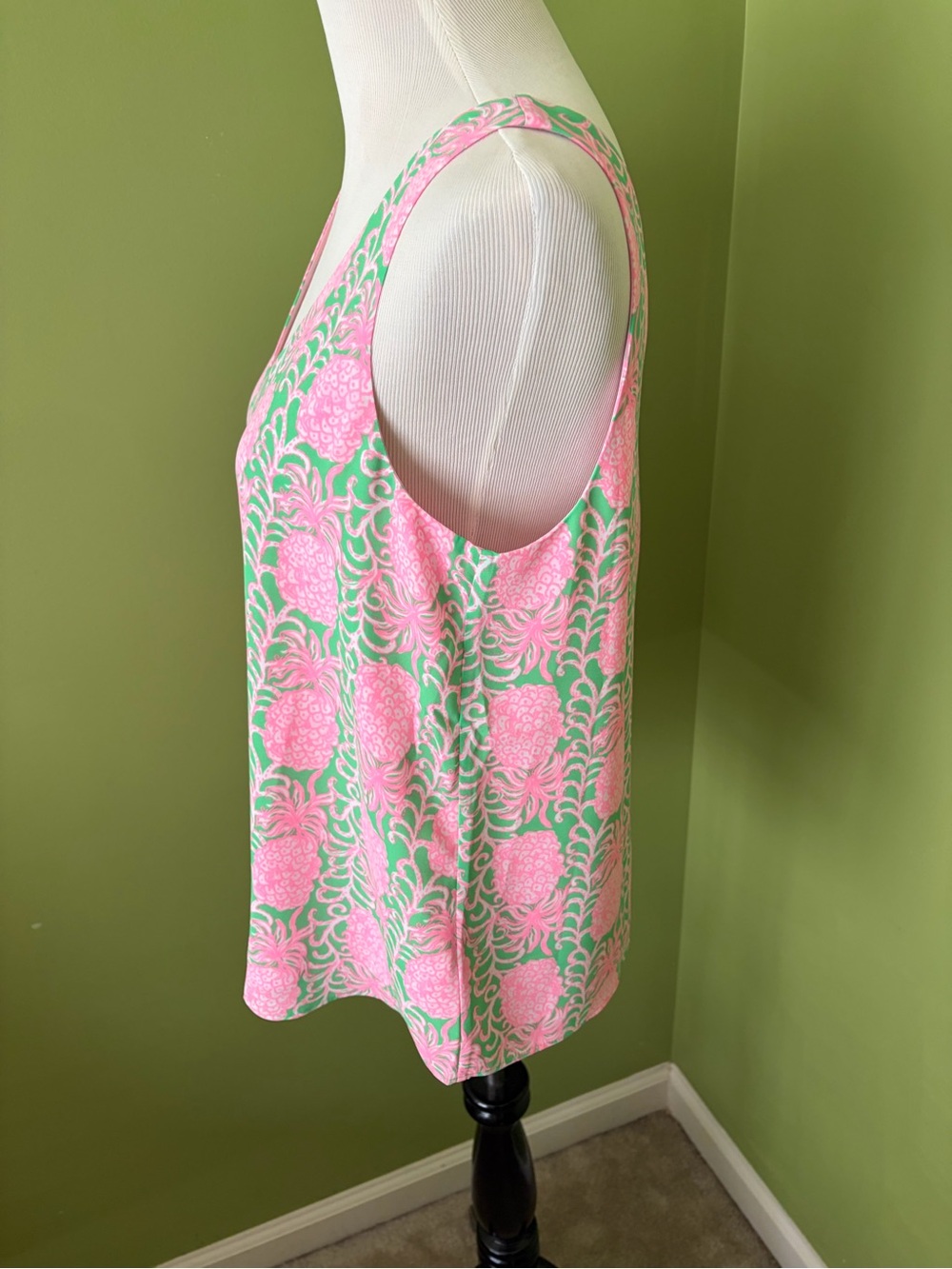 Lilly Pulitzer Fauna Green Party Like a Pineapple V-Neck Straight Hem Florin - Picture 3 of 8